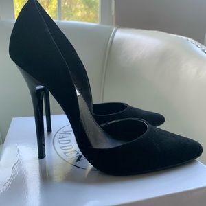 Suede heels black